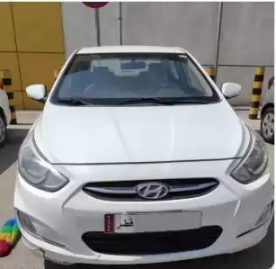 Gebraucht Hyundai Accent Zu vermieten in Al Sadd , Doha #8191 - 1  image 